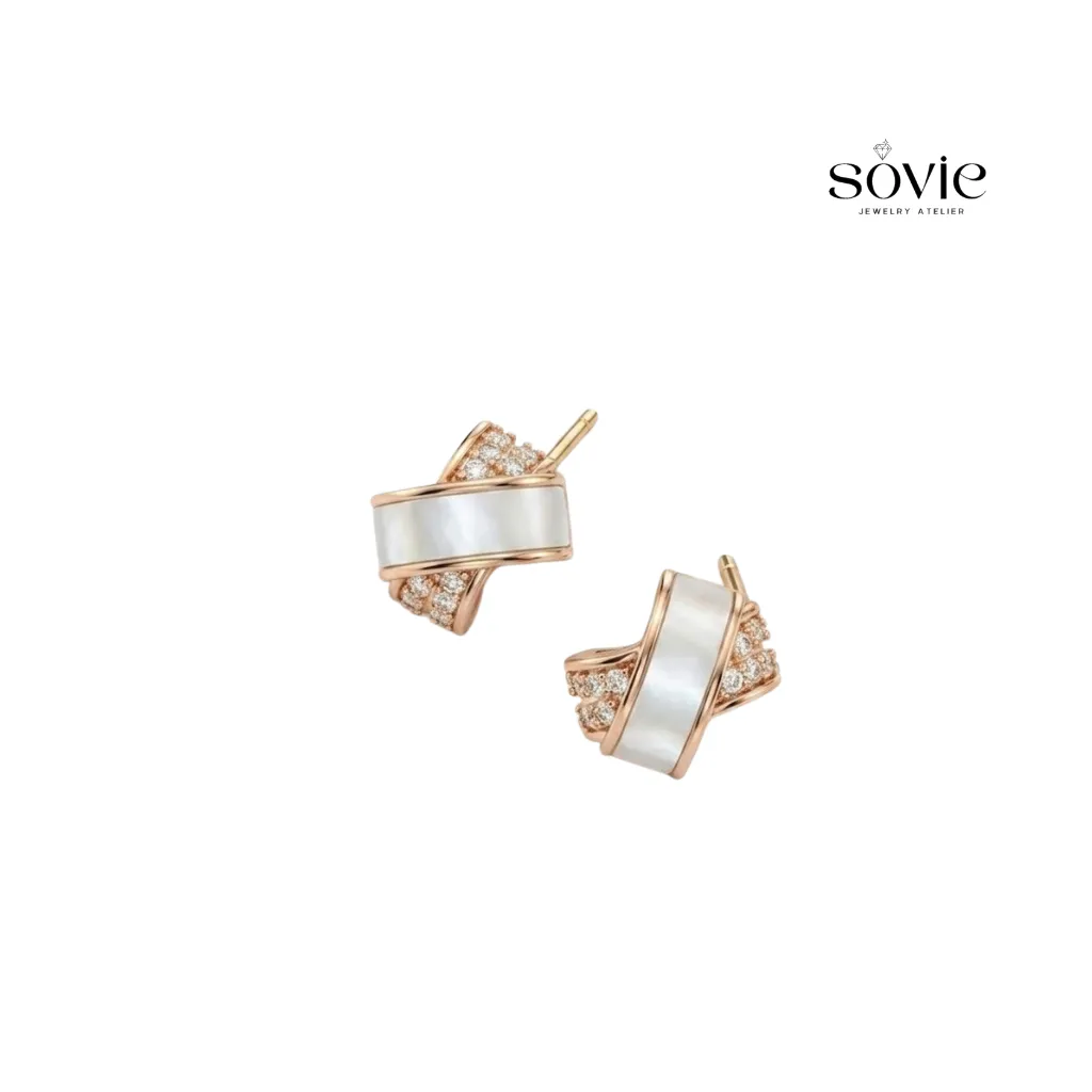 Velora Pearl Luxe Stud Earrings